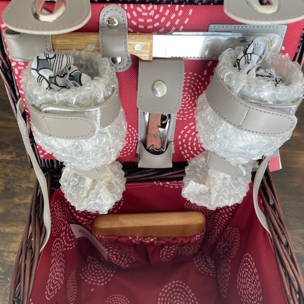 Picnic Time Picnic Basket, Wine Holder